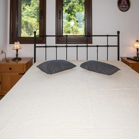 Pantheon 2 Mourésion