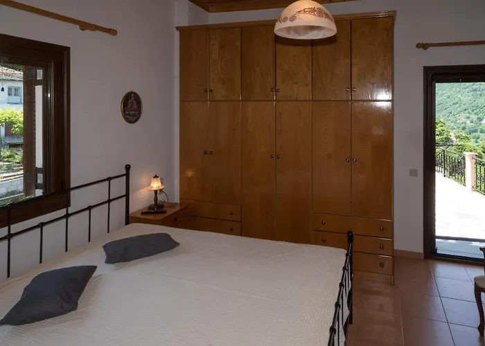 Pantheon 2 בית נופש Mourésion